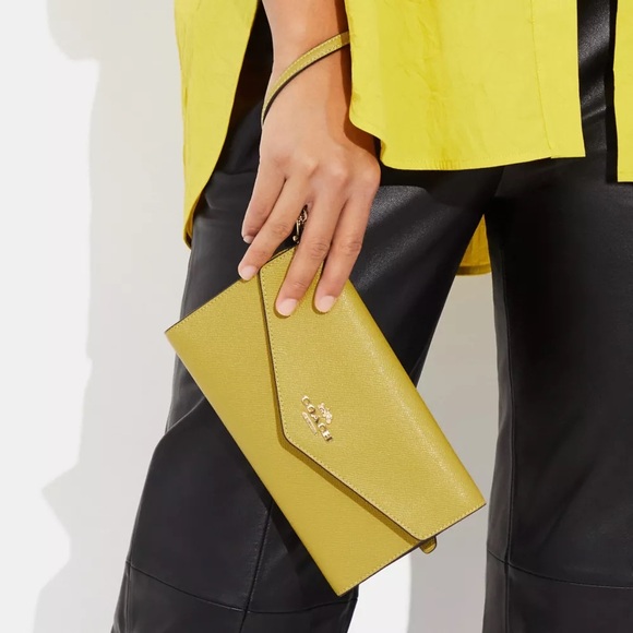 Coach Chartreuse Travel Envelope Wallet NWT - Picture 3 of 8